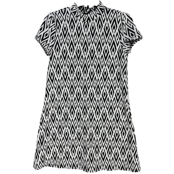 Almost Famous Dress Womens Size M Black White Short Sleeve Keyhole Back Office - Picture 1 of 7